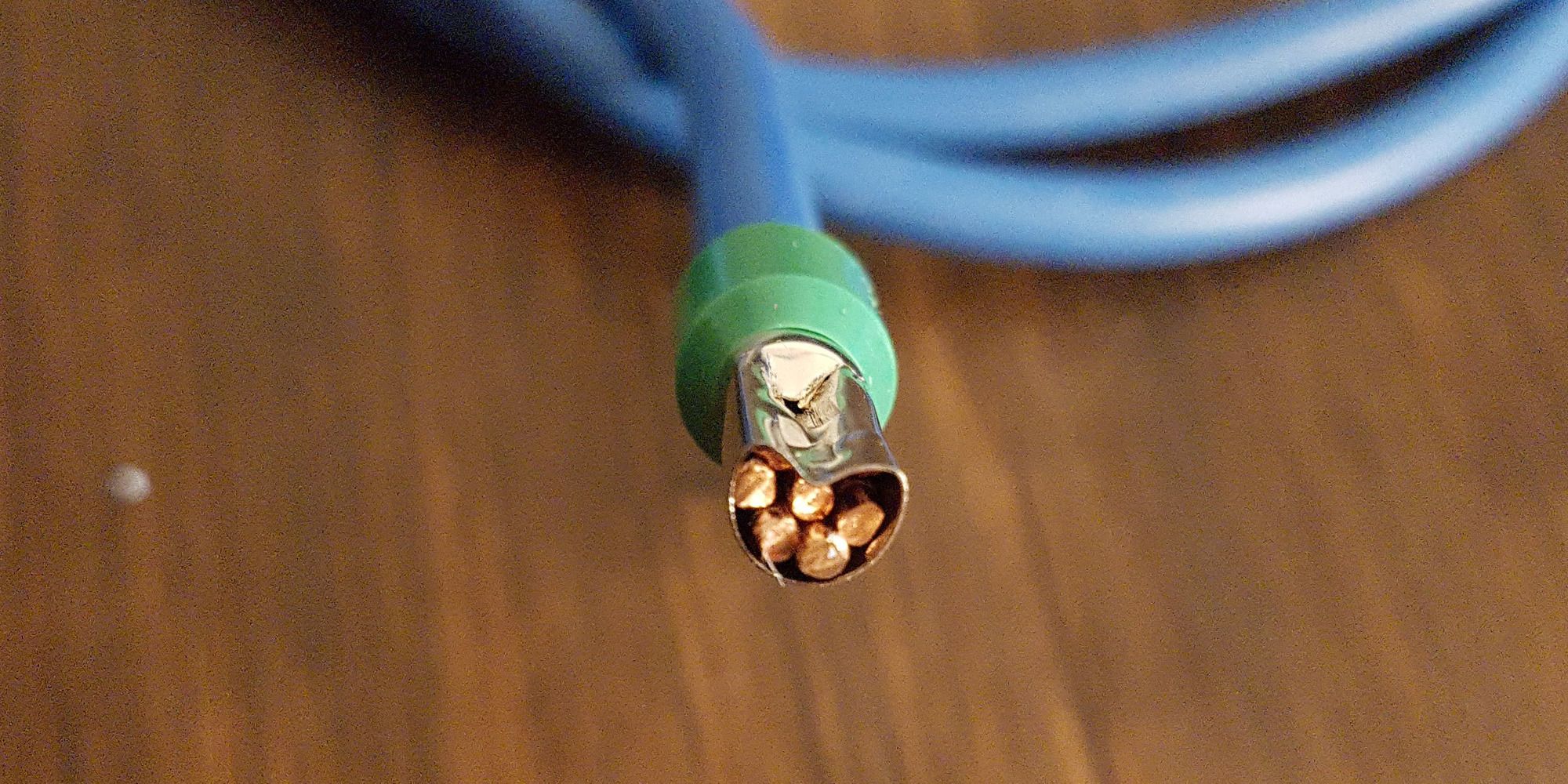 Fil électrique 16mm² serti avec embout